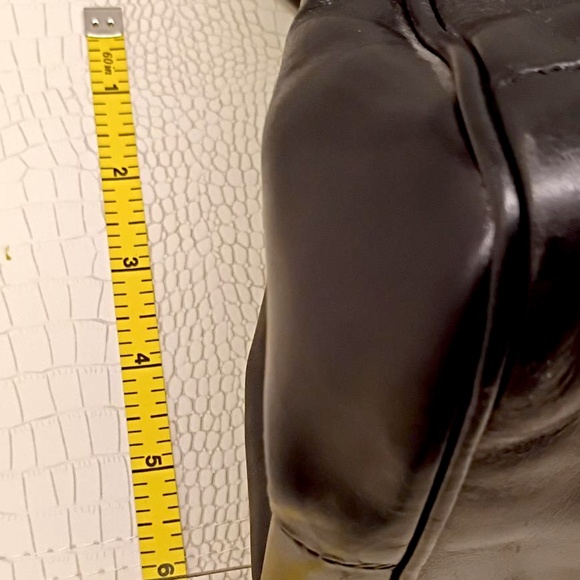 Vintage Via Spiga Fashion All Fine Leather Hand Bag. - Picture 16 of 16